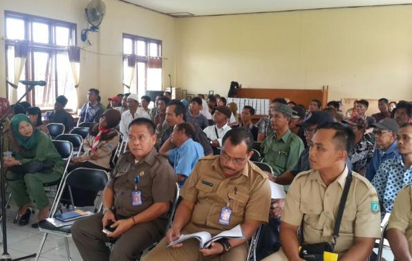 Peserta dan Undangan Hearing/Dialog di Kec. Simpang Renggiang