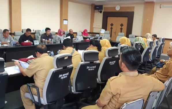 Senin, 20 Nopember 2018